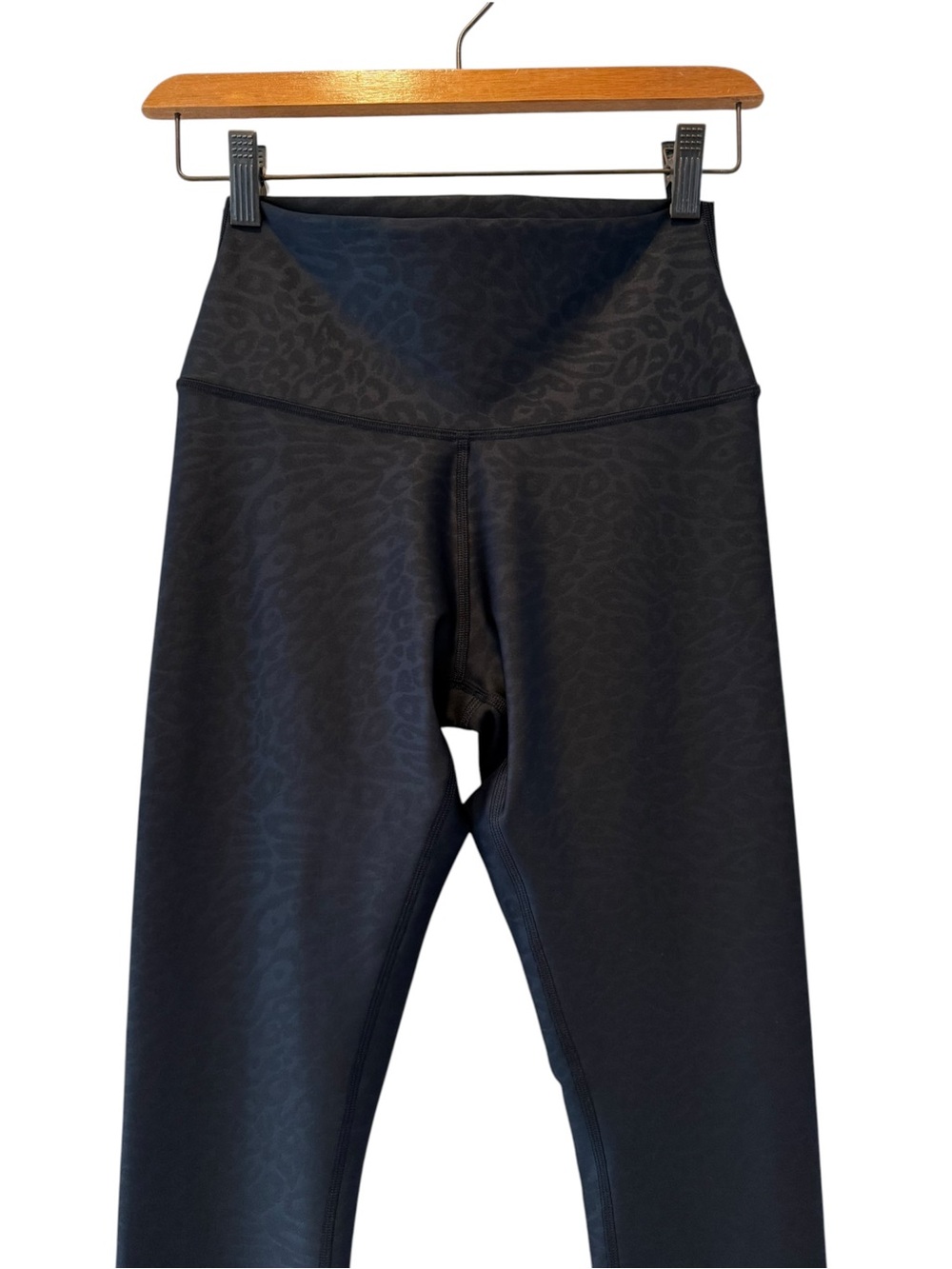 NWOT✨ Alo Yoga Airlift 7/8 High-Waist Leggings Black Animal Print Small - Picture 4 of 8